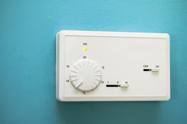 Eski uzaktan kumanda Duvar Tipi Klima