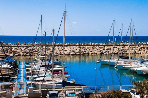 Yachterna i hamnen, Herzliya, Israel — Stockfoto