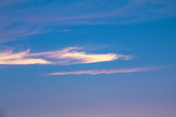 Beau nuage au coucher du soleil — Photo