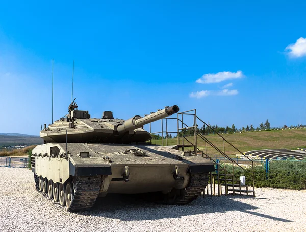 Israel hizo el tanque de batalla principal Merkava Mk IV. Latrún, Israel — Foto de Stock