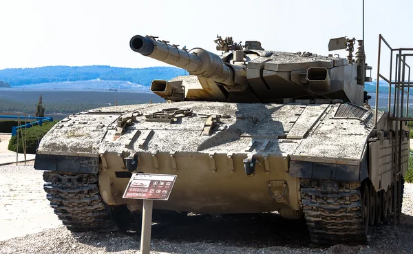 Israel hizo el tanque de batalla principal Merkava Mk III. Latrún, Israel — Foto de Stock