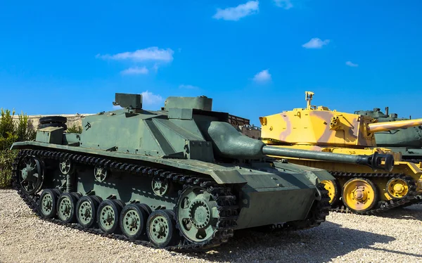 El alemán fabricó el destructor de tanques Sturmgeschutz III capturado por Tzáhal a las Fuerzas Sirias en 1967. Latrún, Israel — Foto de Stock