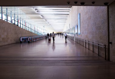 Kimliği belirsiz kişi, Ben Gurion Uluslararası Havaalanı. Tel Aviv. İsrail
