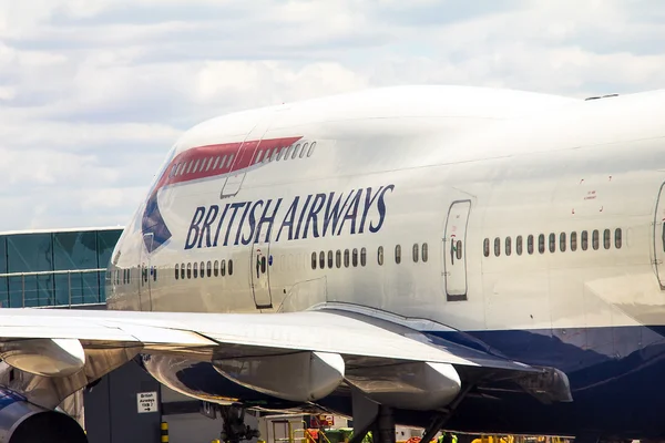 Boeing 747-400 in Heathrow Airport — Stockfoto