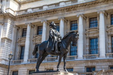 Prince George, Cambridge-heykele Whitehall, eski Savunma Bakanlığı'nda London.Uk karşısında Dükü