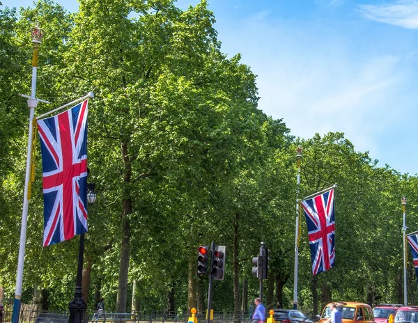 The Mall, street in front of Buckingham Palace in London — Stock Photo, Image