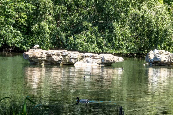 ロンドンの聖 James パーク湖. — ストック写真