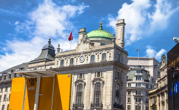 Vista do Piccadilly Circus em Londres . — Fotografia de Stock