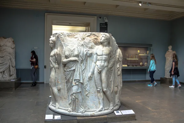 Tambor coluna de mármore esculpida em alto relevo, a partir do segundo Templo de Ártemis em Éfeso — Fotografia de Stock