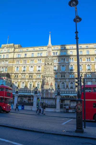 Monumento: vicino a Charing Cross - Croce della Regina Eleonora — Foto Stock