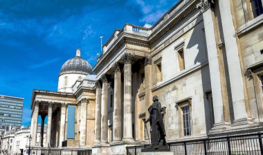 Kimliği belirsiz turist National Gallery Trafalgar Squar civarındaki oteller