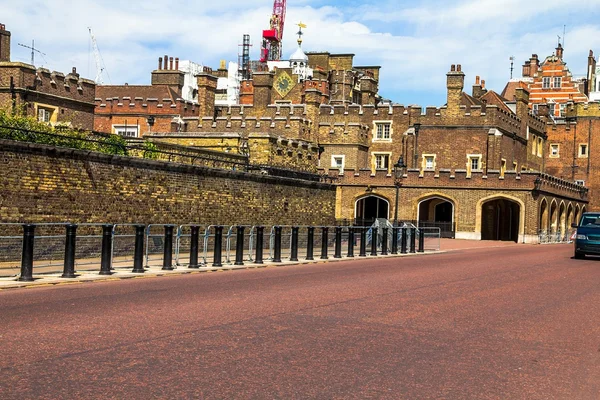 St. James Palace en Pall Mall, Londres, Inglaterra, Reino Unido — Foto de Stock