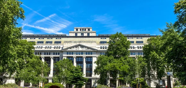 Britisches Museum von der Seite. Das Britische Museum wurde in — Stockfoto