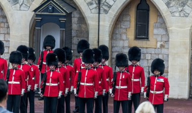 Guard töreni değiştirme gerçekleşir Windsor Castle. 