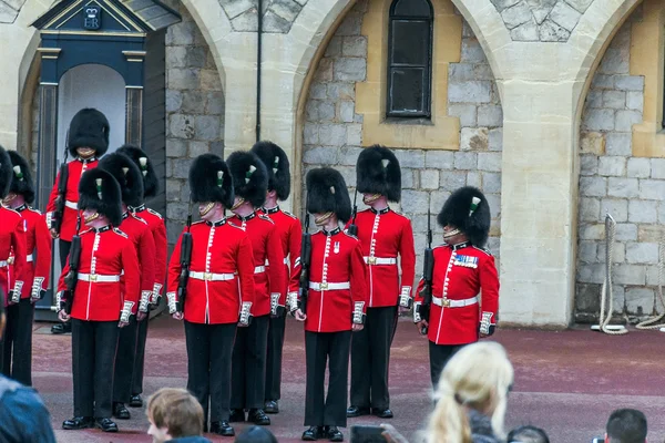 Cambio Guardia Cerimonia si svolge nel Castello di Windsor . — Foto Stock