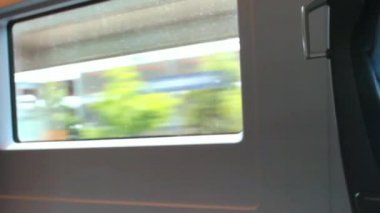 bölme içinde yüksek hızlı tren