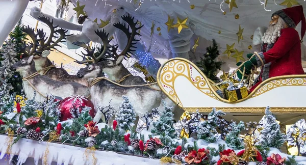 Kerstdecoratie op de straat in Baden-Baden — Stockfoto
