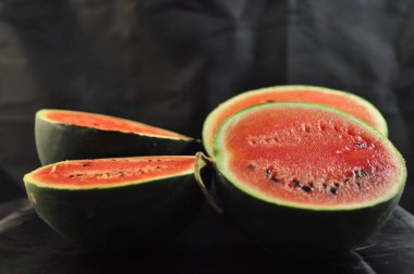 Yarım karpuz fotoğrafı.
