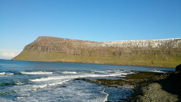 Liggande Island — Stockfoto