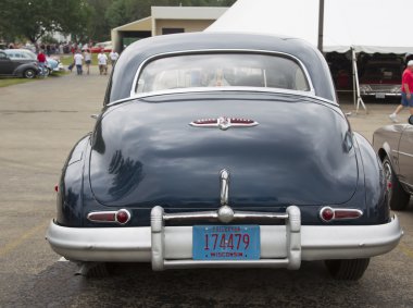 1947 Buick 50 Serisi araba arkadan görünüş
