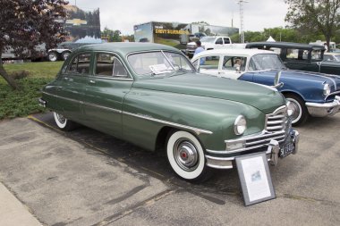 1950 Packard Super 8 Touring Car yan görünüm