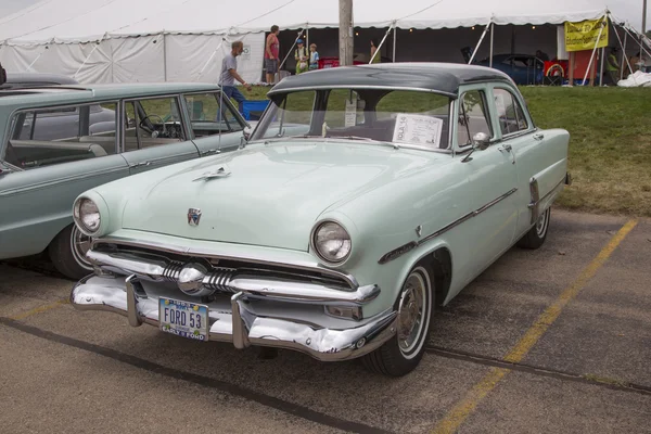 1953 Green Ford Customline Overdrive carro — Fotografia de Stock