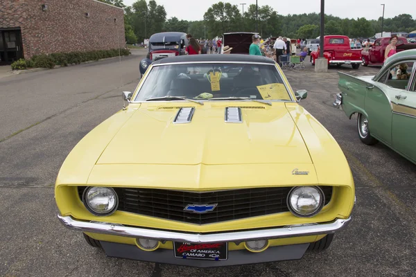 1969 Yellow Chevy Camaro Car — Zdjęcie stockowe