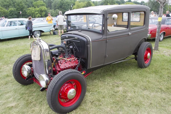 Vintage Gray and Red Ford Hot Rod Side View — Stok fotoğraf