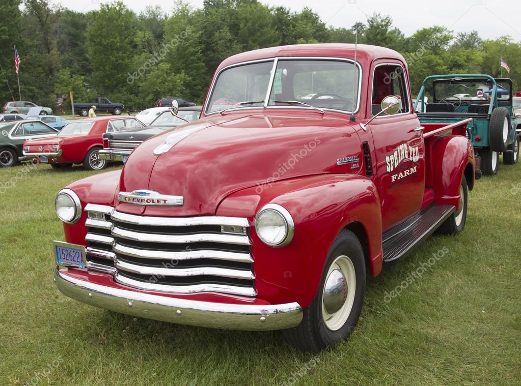 Camioneta pickup Chevy rojo vintage — Foto editorial de stock © mybaitshop 3600 pickup truck Camioneta pickup Chevy rojo vintage — Foto editorial de stock © mybaitshop