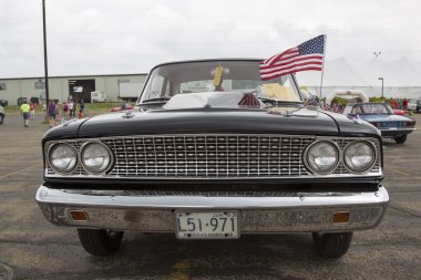 1963 Ford Fairlane 2 kapı Sedan araba Önden Görünüm