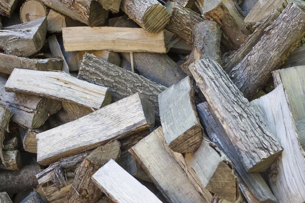 Primer plano de Stack of Hardwood Logs dividido — Foto de Stock