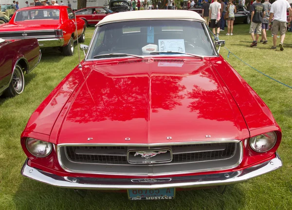 1967 ford mustang conversível — Fotografia de Stock