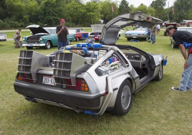 Delorean Dmc-12 Geri Gelecek Araba Modeli Yan Görünüm