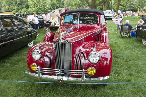 1941 Packard Rojo Vista frontal del coche — Foto de Stock