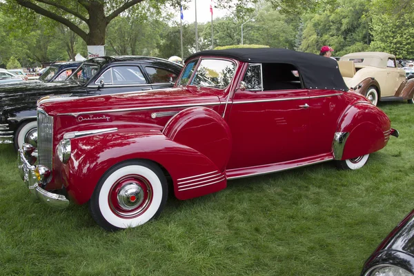 1941 Packard Red Car Side View — Zdjęcie stockowe