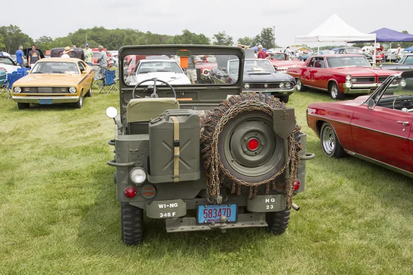 194 Willys Army Jeep มุมมองด้านหลัง — ภาพถ่ายสต็อก