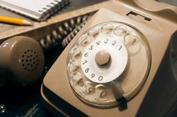 Retro Dysk Telefon Stole Ołówkiem Książkę Telefoniczną — Zdjęcie stockowe