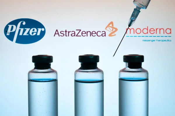 Carrara Italië Februari 2021 Flacons Met Covid Vaccin Met Wazig — Stockfoto