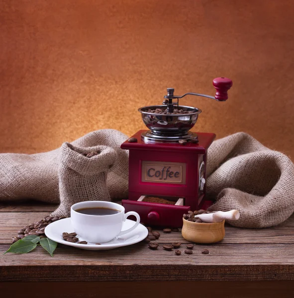 Heißer Kaffee im Café. — Stockfoto