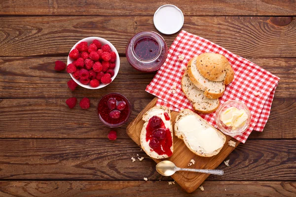 Raspberry jam to smear — Stock Photo, Image