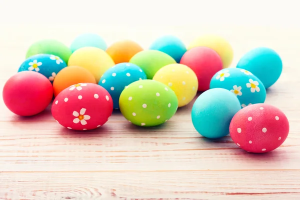 Coloridos huevos de Pascua — Foto de Stock