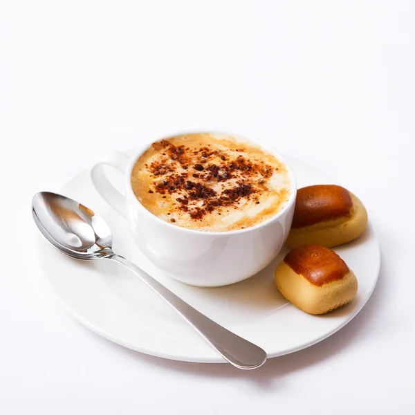 Tasse Kaffee und Süßigkeiten Draufsicht Platz isoliert. Kaffee-Konzept. Selektiver Fokus — Stockfoto