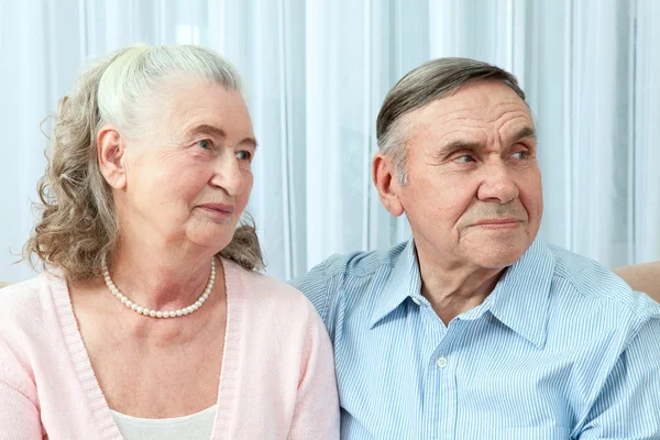 Affectionate elderly couple — Stock Photo, Image