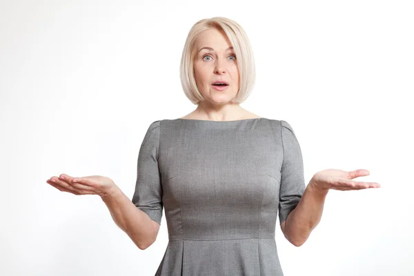 Vrouw op zoek verrast geïsoleerd — Stockfoto