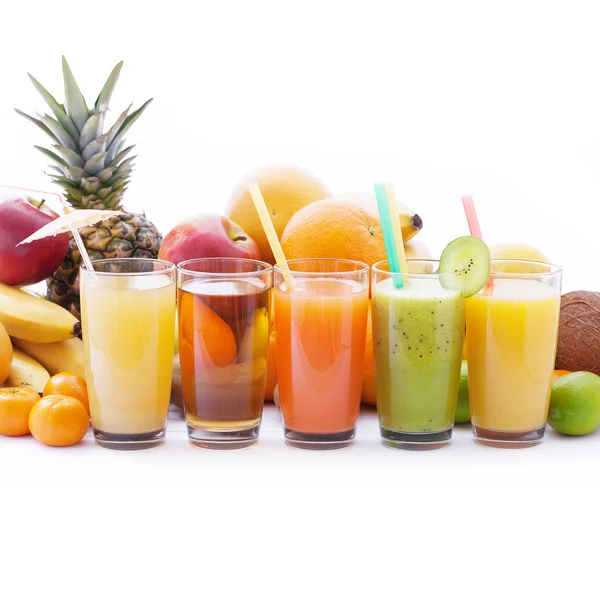 Gyümölcs smoothies, nyáron hideg italok — Stock Fotó