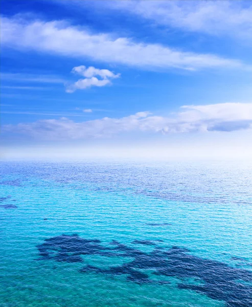 Mar playa cielo azul arena sol luz del día relajación paisaje mirador de diseño postal y calendario en Creta, Grecia, — Foto de Stock