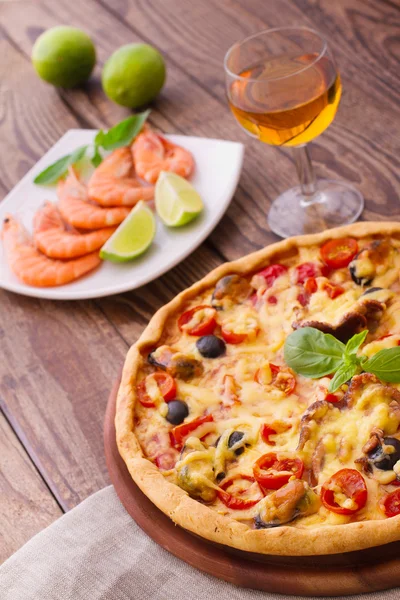 Pizza con mariscos . —  Fotos de Stock