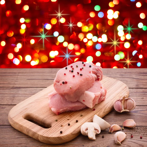 Food sliced pieces of raw Meat for barbecue with fresh Vegetables and Mushrooms on wooden surface. — Stock Photo, Image