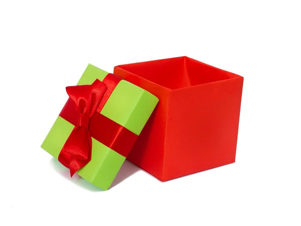 Pudełko z czerwoną wstążką i kokardą — Zdjęcie stockowe