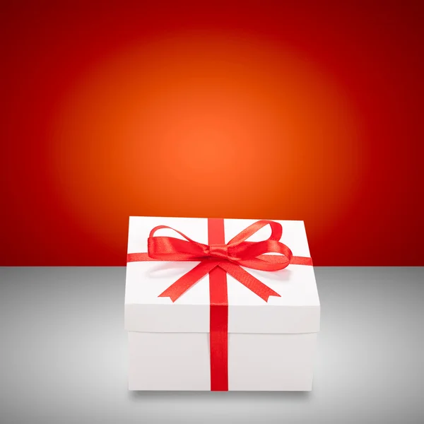 Weihnachtsgeschenke. Geschenkboxen mit Bändern. — Stockfoto